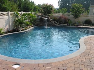 The Great Pool Debate: Saltwater or Chlorine?