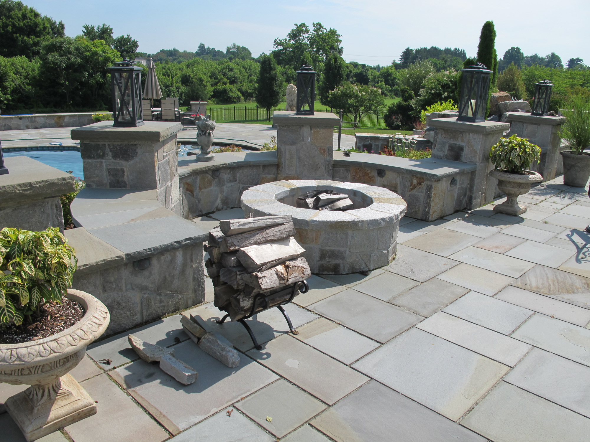 Fire Pits Vs. Fireplaces What's the Difference? Honeysuckle Nursery