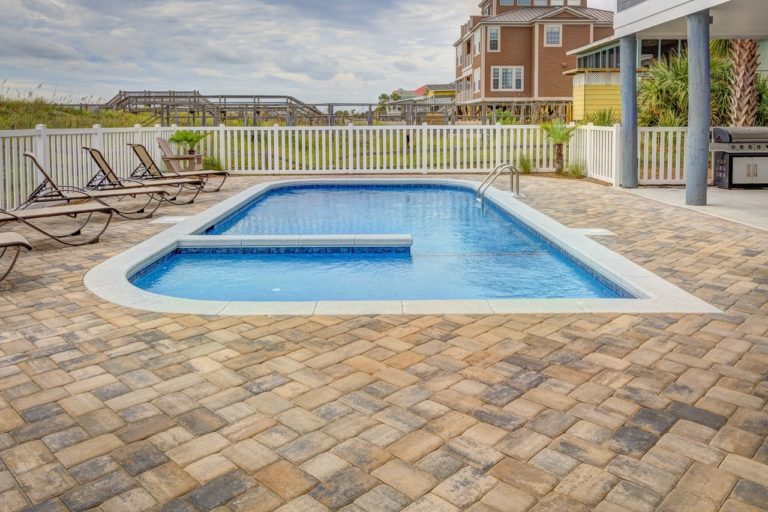 What Is The Difference Between Saltwater Pools And Chlorinated Pools what-is-the-difference-between-saltwater-pools-and-chlorinated-pools