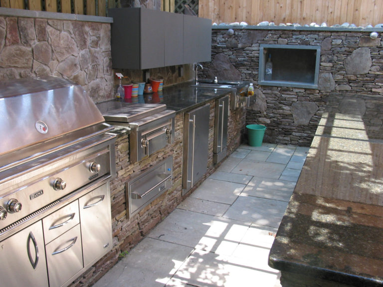 Honeysuckle Nursery Outdoor Kitchen Features